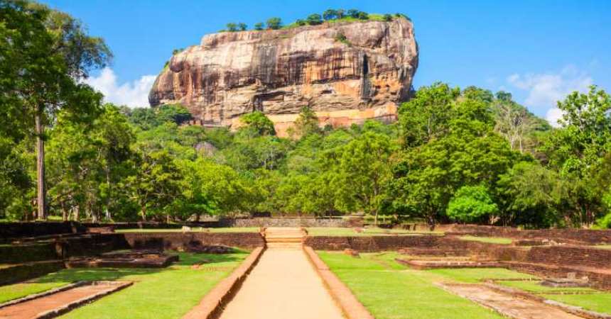 Top 10 Most Iconic & Instagrammable Places in Sri Lanka